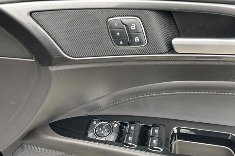 Ford Mondeo TITANIUM EDITION ECOBLUE - VAT QUALIFYING - APPLE CAR PLAY - FULL SERVICE H 37