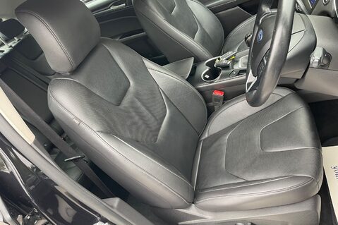 Ford Mondeo TITANIUM EDITION ECOBLUE - VAT QUALIFYING - APPLE CAR PLAY - FULL SERVICE H 32