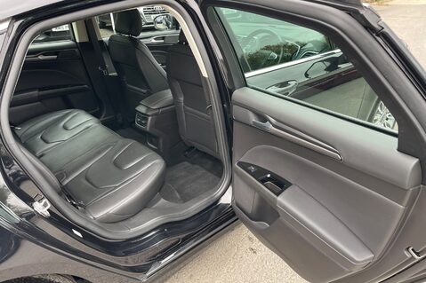 Ford Mondeo TITANIUM EDITION ECOBLUE - VAT QUALIFYING - APPLE CAR PLAY - FULL SERVICE H 30