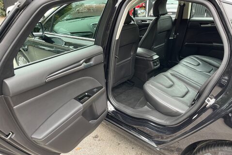 Ford Mondeo TITANIUM EDITION ECOBLUE - VAT QUALIFYING - APPLE CAR PLAY - FULL SERVICE H 29