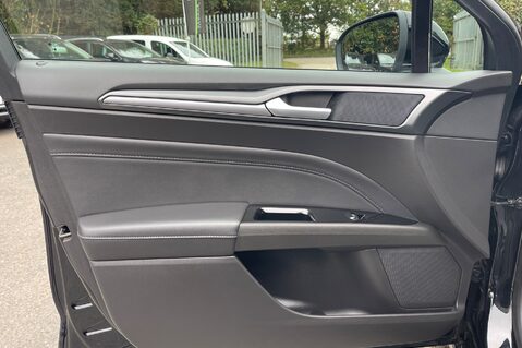 Ford Mondeo TITANIUM EDITION ECOBLUE - VAT QUALIFYING - APPLE CAR PLAY - FULL SERVICE H 23