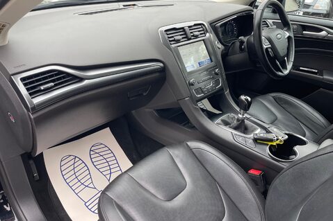 Ford Mondeo TITANIUM EDITION ECOBLUE - VAT QUALIFYING - APPLE CAR PLAY - FULL SERVICE H 24