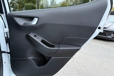 Ford Fiesta TREND - APPLE CAR PLAY - SAT NAV - LOW INSURANCE 32