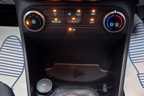 Ford Fiesta TREND - APPLE CAR PLAY - SAT NAV - LOW INSURANCE 37