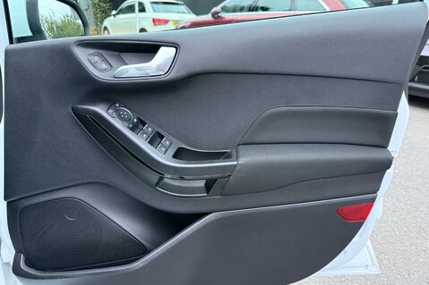 Ford Fiesta TREND - APPLE CAR PLAY - SAT NAV - LOW INSURANCE 34