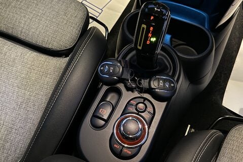 Mini Hatch COOPER S LEVEL 2 ELECTRIC - 1 OWNER -CAMERA -APPLE CARPLAY -HEATED SEATS 10