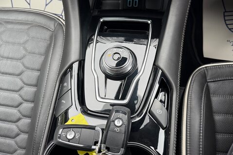 Ford Mondeo VIGNALE ECOBLUE ESTATE AUTOMATIC 4X4 -VAT Q -RARE CAR WITH ELECTRIC TOWBAR 50