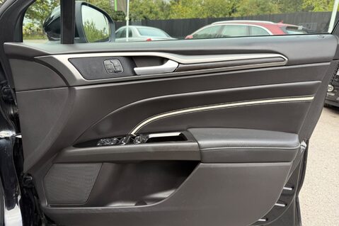 Ford Mondeo VIGNALE ECOBLUE ESTATE AUTOMATIC 4X4 -VAT Q -RARE CAR WITH ELECTRIC TOWBAR 34