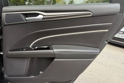 Ford Mondeo VIGNALE ECOBLUE ESTATE AUTOMATIC 4X4 -VAT Q -RARE CAR WITH ELECTRIC TOWBAR 32