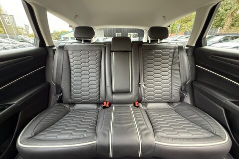 Ford Mondeo VIGNALE ECOBLUE ESTATE AUTOMATIC 4X4 -VAT Q -RARE CAR WITH ELECTRIC TOWBAR 17