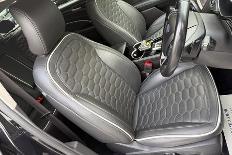 Ford Mondeo VIGNALE ECOBLUE ESTATE AUTOMATIC 4X4 -VAT Q -RARE CAR WITH ELECTRIC TOWBAR 31