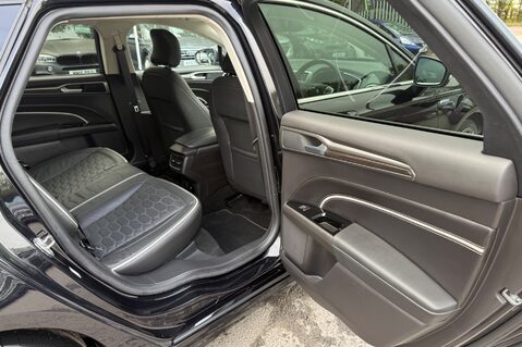 Ford Mondeo VIGNALE ECOBLUE ESTATE AUTOMATIC 4X4 -VAT Q -RARE CAR WITH ELECTRIC TOWBAR 33