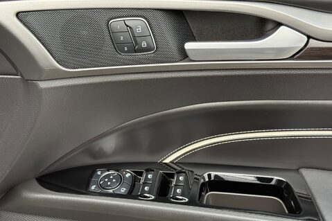 Ford Mondeo VIGNALE ECOBLUE ESTATE AUTOMATIC 4X4 -VAT Q -RARE CAR WITH ELECTRIC TOWBAR 35