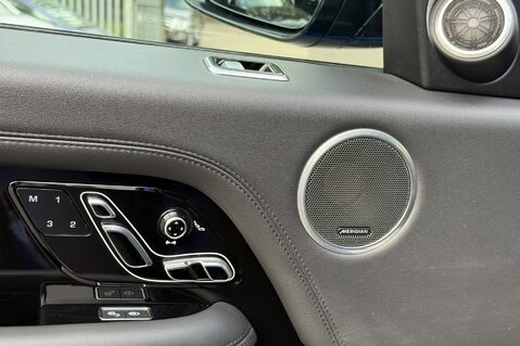 Land Rover Range Rover SDV6 VOGUE - BODYKIT - RARE VELOCITY BLUE -ELEC STEPS/TOWBAR -FLRSH 29