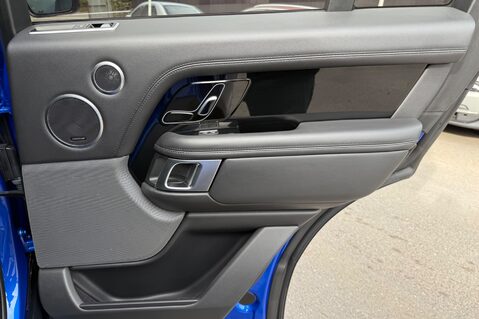 Land Rover Range Rover SDV6 VOGUE - BODYKIT - RARE VELOCITY BLUE -ELEC STEPS/TOWBAR -FLRSH 37