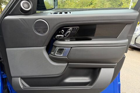 Land Rover Range Rover SDV6 VOGUE - BODYKIT - RARE VELOCITY BLUE -ELEC STEPS/TOWBAR -FLRSH 43