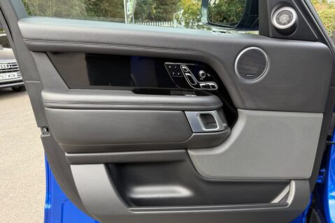 Land Rover Range Rover SDV6 VOGUE - BODYKIT - RARE VELOCITY BLUE -ELEC STEPS/TOWBAR -FLRSH 30