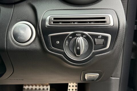 Mercedes-Benz C Class C 220 D AMG LINE PREMIUM - PANORAMIC SUNROOF - 19 INCH ALLOYS - NEW MOT 50