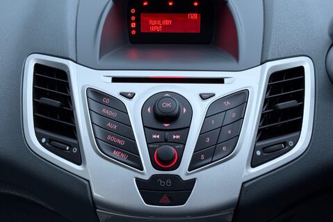 Ford Fiesta ZETEC 16V - 1 OWNER & FULL FORD SERVICE HISTORY WITH 17 SERVICES -NEW MOT 32