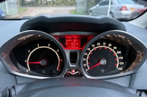 Ford Fiesta ZETEC 16V - 1 OWNER & FULL FORD SERVICE HISTORY WITH 17 SERVICES -NEW MOT 30