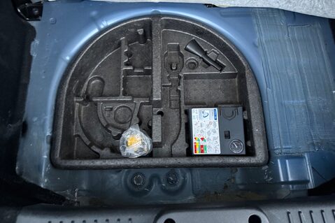 Ford Fiesta ZETEC 16V - 1 OWNER & FULL FORD SERVICE HISTORY WITH 17 SERVICES -NEW MOT 38