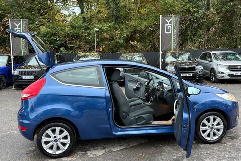 Ford Fiesta ZETEC 16V - 1 OWNER & FULL FORD SERVICE HISTORY WITH 17 SERVICES -NEW MOT 19