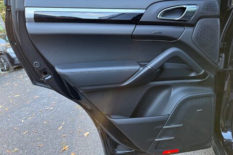 Porsche Cayenne D V6 TIPTRONIC S -£13K EXTRAS -PDLS-PAN ROOF-PASM-360 CAM-BOSE-SOFTCLOSE 33