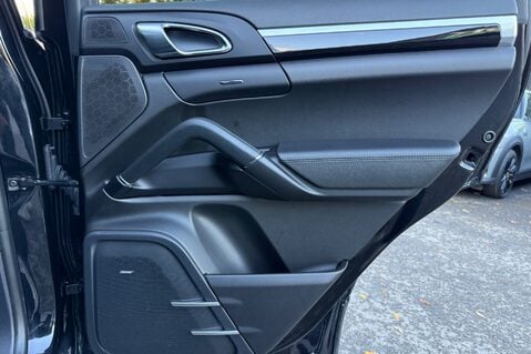 Porsche Cayenne D V6 TIPTRONIC S -£13K EXTRAS -PDLS-PAN ROOF-PASM-360 CAM-BOSE-SOFTCLOSE 38