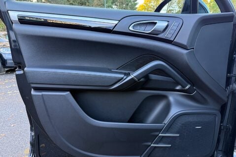 Porsche Cayenne D V6 TIPTRONIC S -£13K EXTRAS -PDLS-PAN ROOF-PASM-360 CAM-BOSE-SOFTCLOSE 27