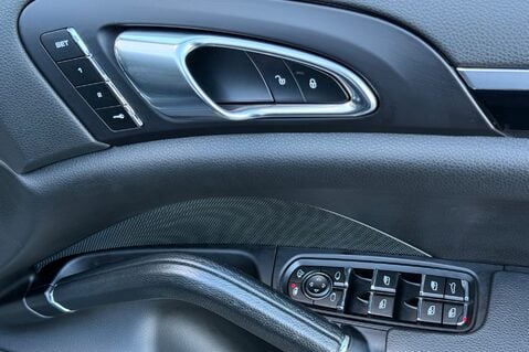 Porsche Cayenne D V6 TIPTRONIC S -£13K EXTRAS -PDLS-PAN ROOF-PASM-360 CAM-BOSE-SOFTCLOSE 44