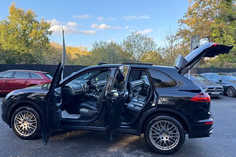 Porsche Cayenne D V6 TIPTRONIC S -£13K EXTRAS -PDLS-PAN ROOF-PASM-360 CAM-BOSE-SOFTCLOSE 20