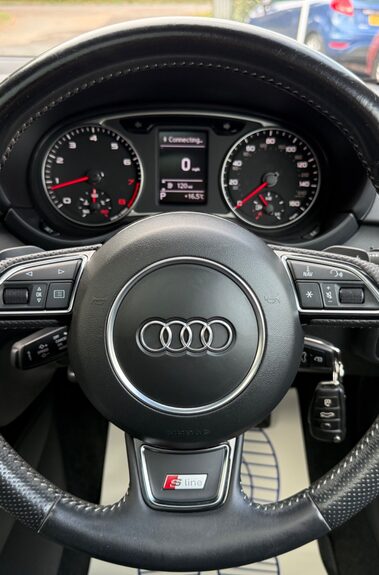 Audi A1 SPORTBACK TFSI BLACK EDITION S-TRONIC-PAN ROOF-CRUISE -ULEZ-LEATHER-1 OWNER 