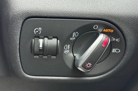 Audi A1 SPORTBACK TFSI BLACK EDITION S-TRONIC-PAN ROOF-CRUISE -ULEZ-LEATHER-1 OWNER 42