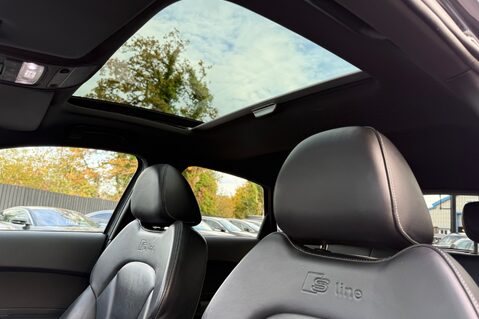 Audi A1 SPORTBACK TFSI BLACK EDITION S-TRONIC-PAN ROOF-CRUISE -ULEZ-LEATHER-1 OWNER 4