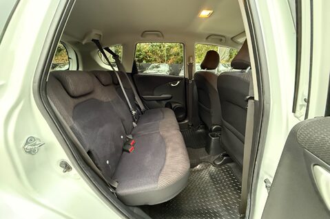 Honda Jazz I-VTEC ES PLUS AUTOMATIC - FULL HONDA SERVICE HISTORY - 12604 MILES! 29