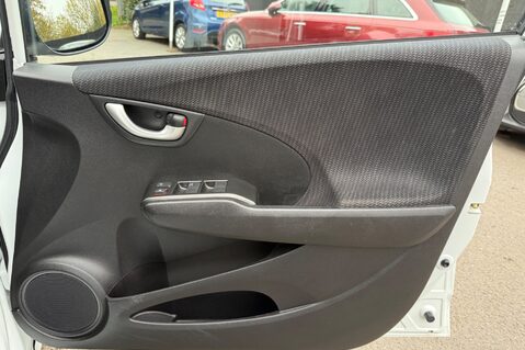 Honda Jazz I-VTEC ES PLUS AUTOMATIC - FULL HONDA SERVICE HISTORY - 12604 MILES! 32