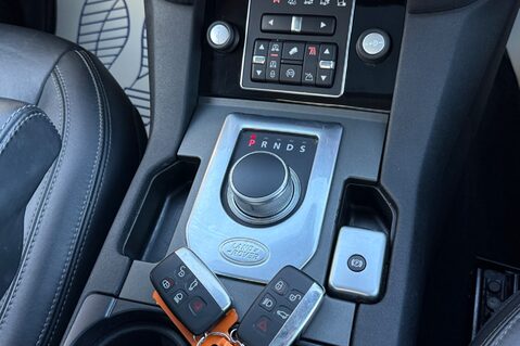 Land Rover Discovery SDV6 LANDMARK - REAR ENTERTAINMENT - PAN ROOF -DIGITAL TV - TOWBAR 52
