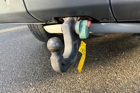 Land Rover Discovery SDV6 LANDMARK - REAR ENTERTAINMENT - PAN ROOF -DIGITAL TV - TOWBAR 64