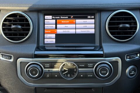 Land Rover Discovery SDV6 LANDMARK - REAR ENTERTAINMENT - PAN ROOF -DIGITAL TV - TOWBAR 49