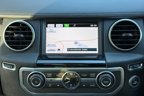 Land Rover Discovery SDV6 LANDMARK - REAR ENTERTAINMENT - PAN ROOF -DIGITAL TV - TOWBAR 50