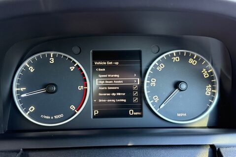 Land Rover Discovery SDV6 LANDMARK - REAR ENTERTAINMENT - PAN ROOF -DIGITAL TV - TOWBAR 45