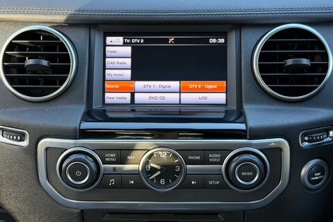 Land Rover Discovery SDV6 LANDMARK - REAR ENTERTAINMENT - PAN ROOF -DIGITAL TV - TOWBAR 48