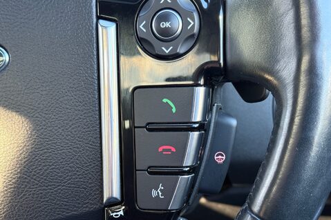 Land Rover Discovery SDV6 LANDMARK - REAR ENTERTAINMENT - PAN ROOF -DIGITAL TV - TOWBAR 54