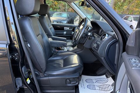 Land Rover Discovery SDV6 LANDMARK - REAR ENTERTAINMENT - PAN ROOF -DIGITAL TV - TOWBAR 41