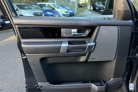 Land Rover Discovery SDV6 LANDMARK - REAR ENTERTAINMENT - PAN ROOF -DIGITAL TV - TOWBAR 27