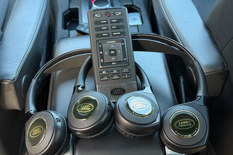 Land Rover Discovery SDV6 LANDMARK - REAR ENTERTAINMENT - PAN ROOF -DIGITAL TV - TOWBAR 32