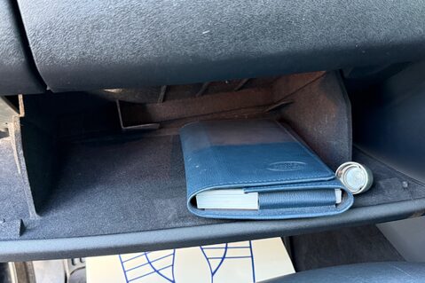 Land Rover Discovery SDV6 LANDMARK - REAR ENTERTAINMENT - PAN ROOF -DIGITAL TV - TOWBAR 66