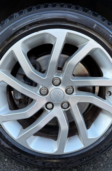 Land Rover Discovery SDV6 LANDMARK - REAR ENTERTAINMENT - PAN ROOF -DIGITAL TV - TOWBAR 