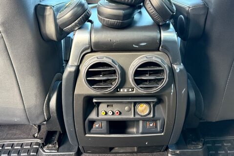 Land Rover Discovery SDV6 LANDMARK - REAR ENTERTAINMENT - PAN ROOF -DIGITAL TV - TOWBAR 31