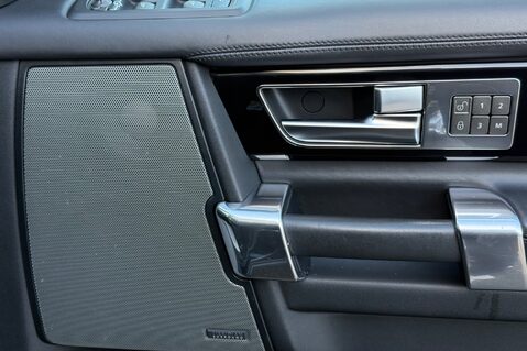 Land Rover Discovery SDV6 LANDMARK - REAR ENTERTAINMENT - PAN ROOF -DIGITAL TV - TOWBAR 44